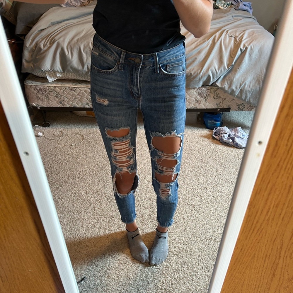 Distressed jeans - Picture 2 of 6